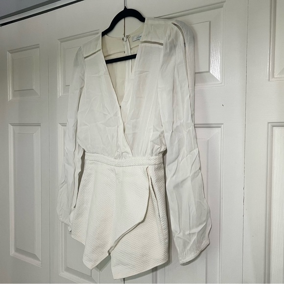 Lovers + Friends Radiance White Ivory Long Sleeve Skort Romper Size S - Picture 5 of 10